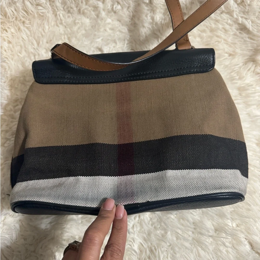 Burberry Shellwood crossbody